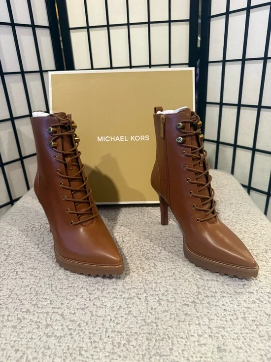 Michael Kors Lace-Up Heeled Ankle Boots Brown Leather Lug Sole Combat Size 7 - Picture 1 of 4